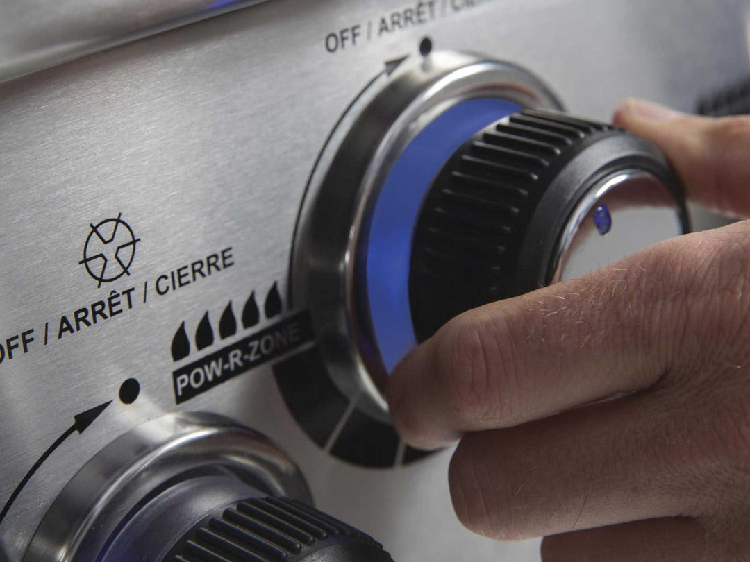 Control knob, Broil King, Imperial series, LED-illuminated knob with POW-R-ZONE heat control for precision grilling.