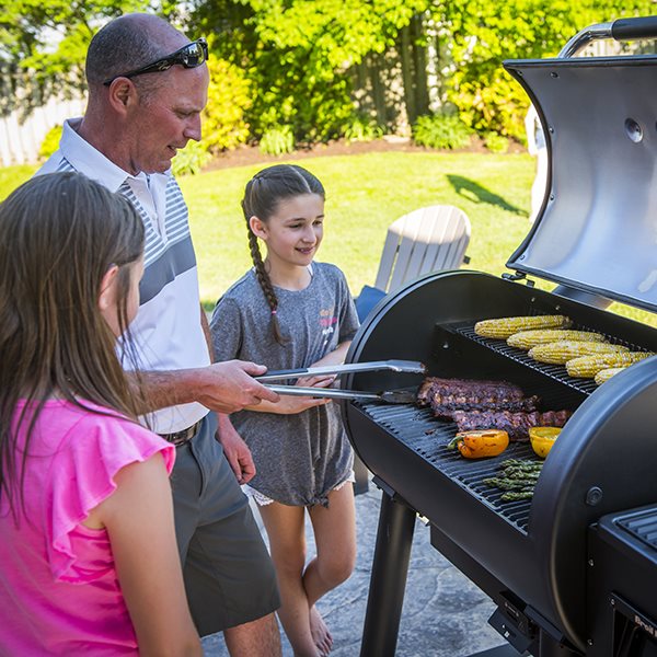 Broil King Regal Pellet 500 Smoker and Grill - 496051