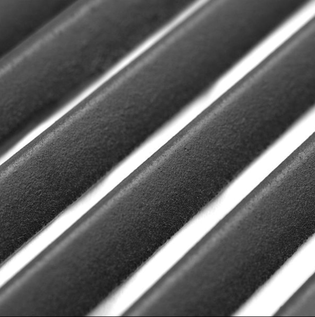 Cooking grates, Broil King, cast iron, close-up of flat side texture