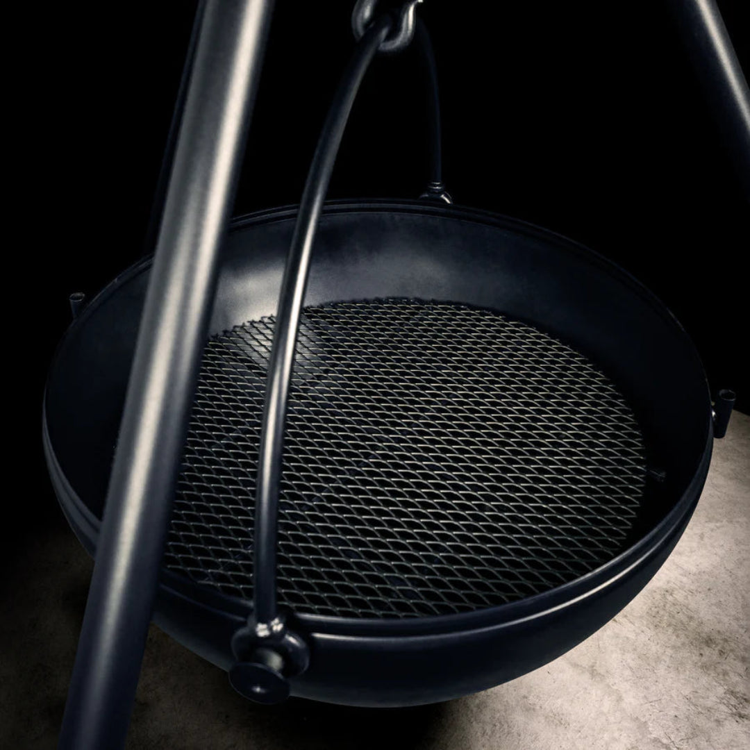 CC-54001 black steel tripod fire pit bowl with hanging chain and round diamond-mesh cooking grate for outdoor campfire grilling