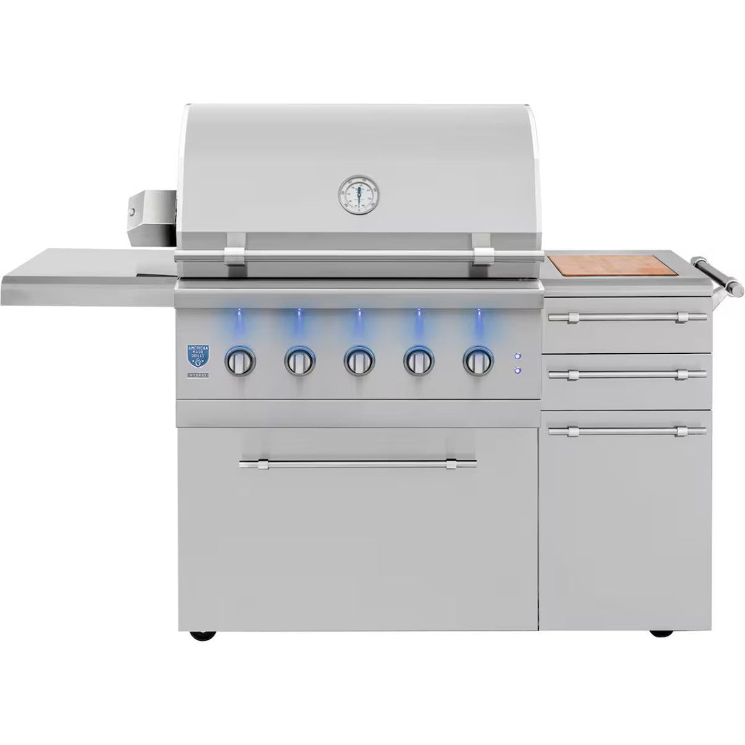 Freestanding grill, American Made Grills Encore 36-inch, propane, with illuminated knobs and closed hood