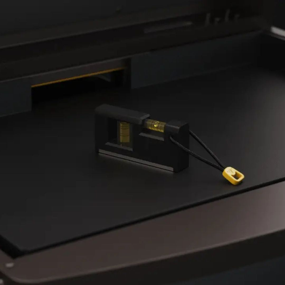 HALO Elite 1B Griddle HZ-1007-ANA close-up of black cooking surface with bubble level and rear grease trough