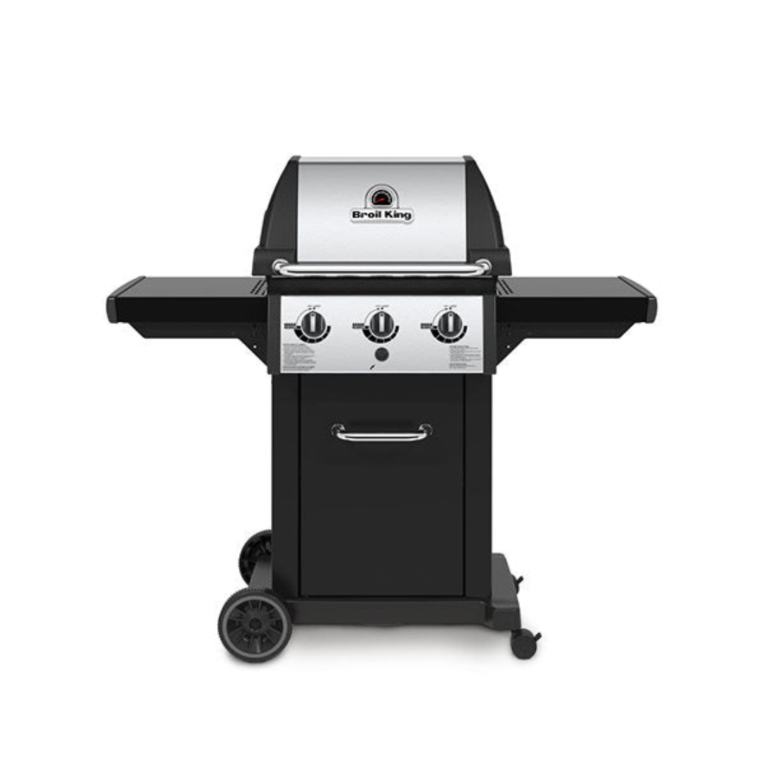 Broil King freestanding propane grill, 3-burner, stainless steel lid, side shelves