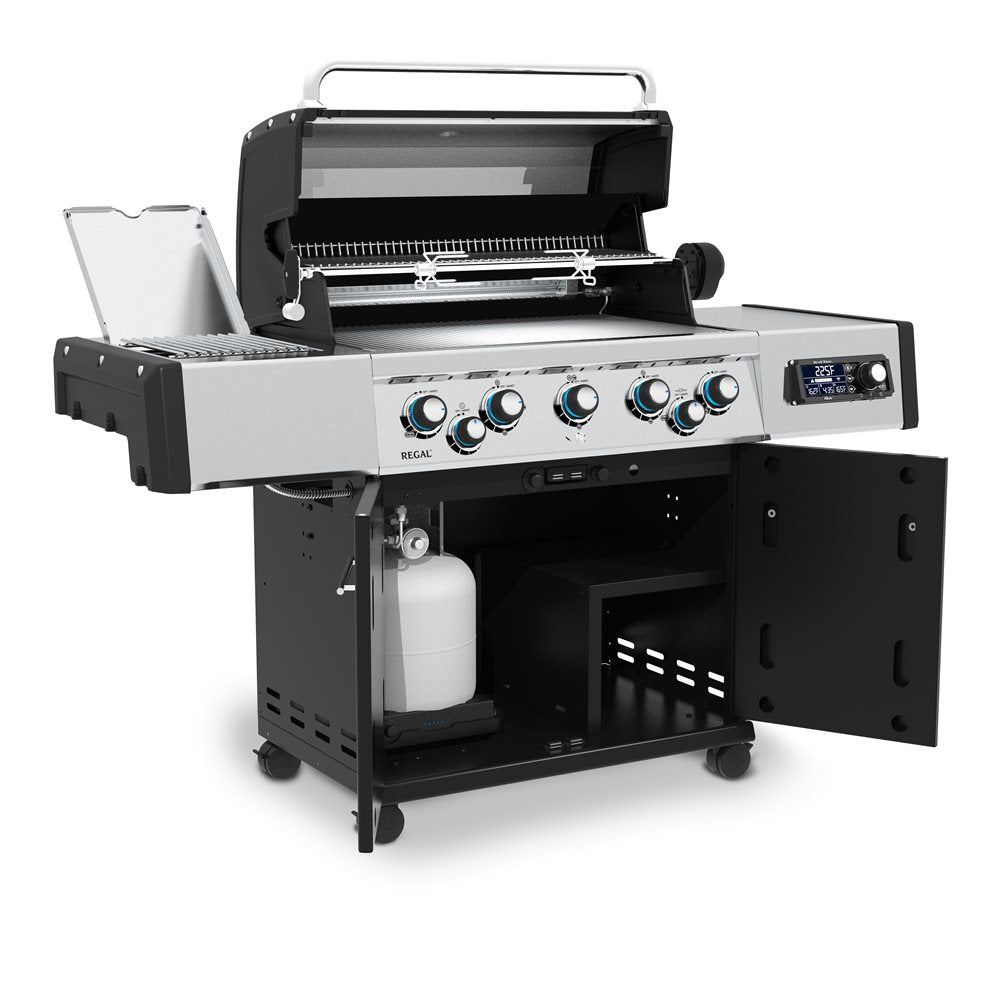 Broil King Regal Q 590 Pro IR Propane Freestanding Grill with iQue Technology & Infrared Searing - 688244-LP